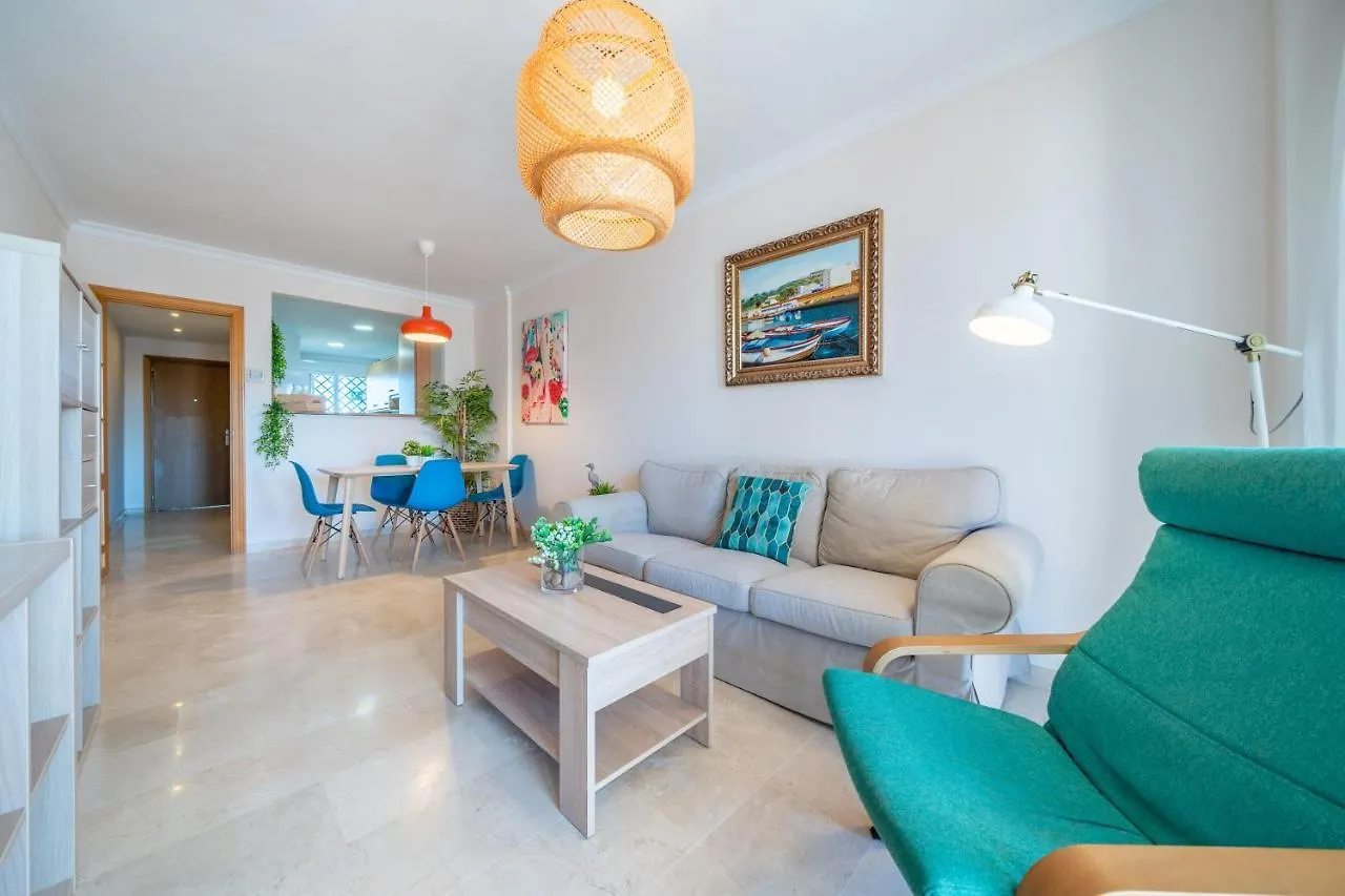 Apartamento con vistas al mar en Manilva Playa 0*,